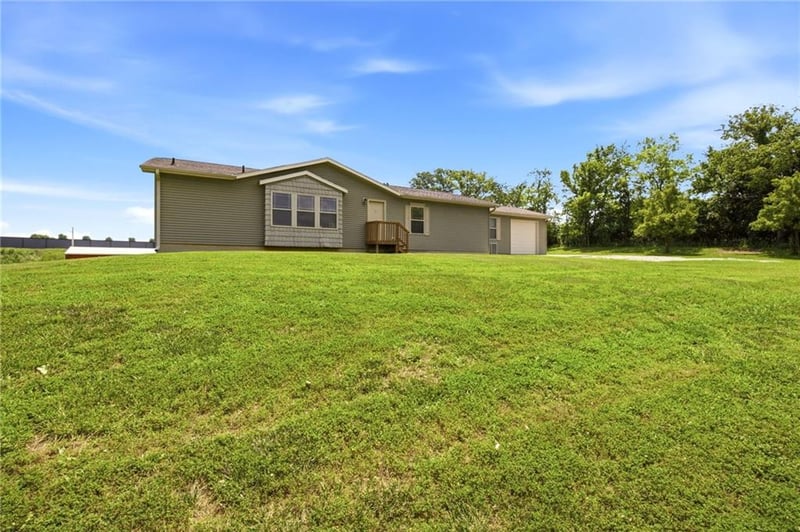 13520 S Sam Moore Rd, Lone Jack, MO 64070