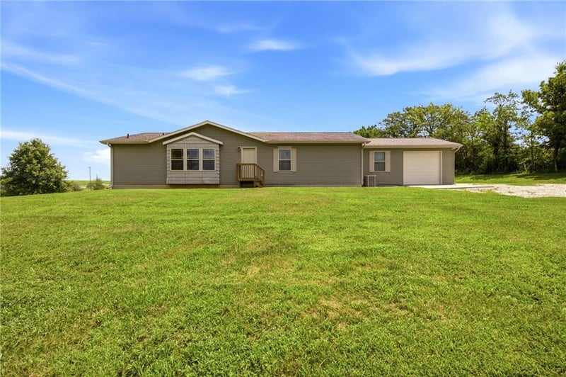 13520 S Sam Moore Rd, Lone Jack, MO 64070