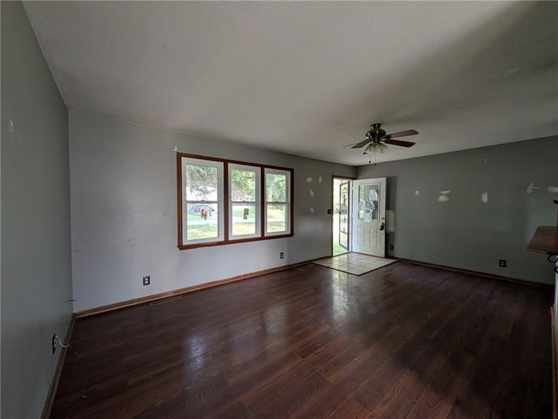 134 1291st Rd, Knob Noster, MO 65336