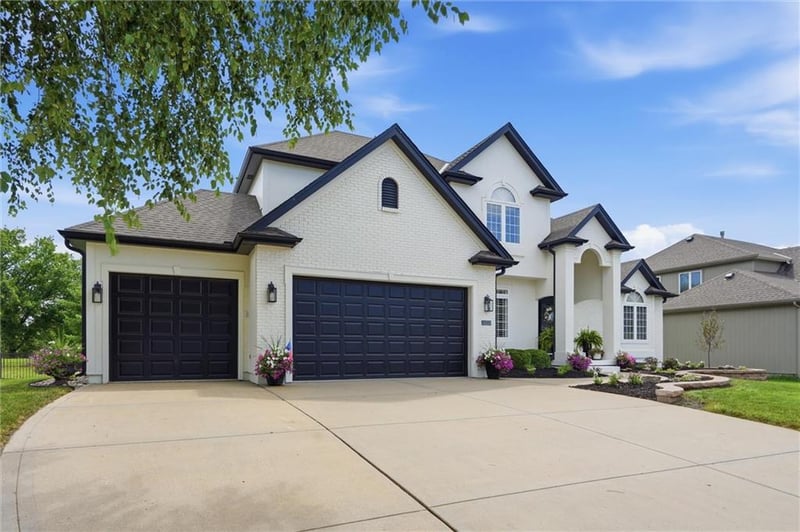 2115 Prairie Creek Dr, Kearney, MO 64060