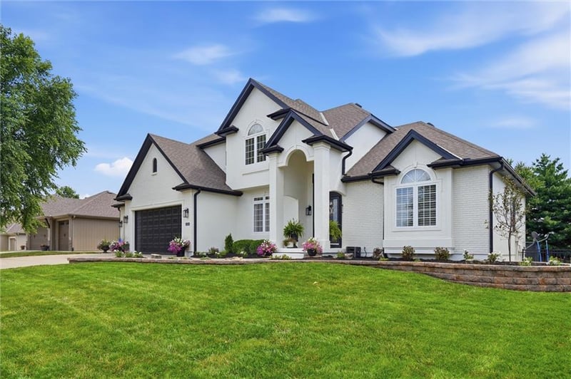 2115 Prairie Creek Dr, Kearney, MO 64060