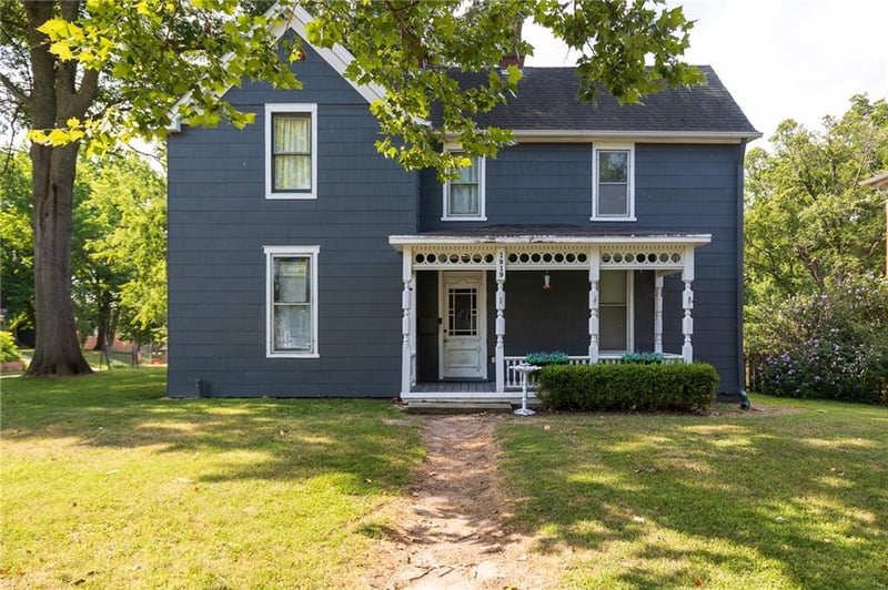 1919 South St, Lexington, MO 64067