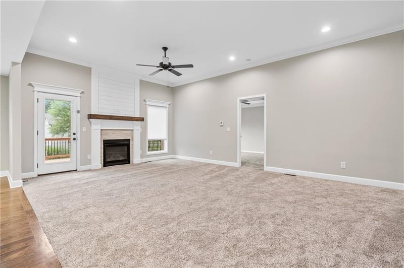 911 8th Ave, Kearney, MO 64060