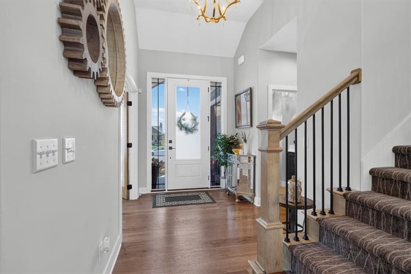4721 Jamestown Dr, Lee's Summit, MO 64064