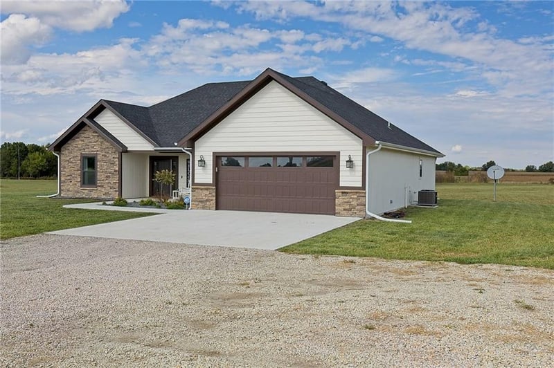 1671 300th Rd, Kingsville, MO 64061