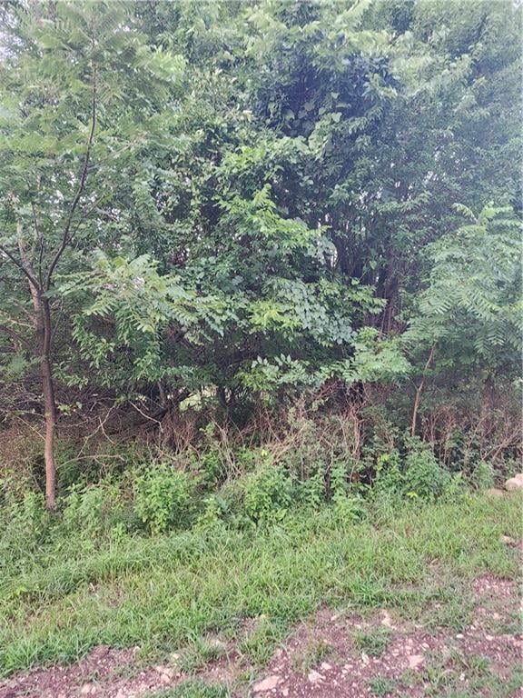 54 Oklahoma Dr, Linn Valley, KS 66040