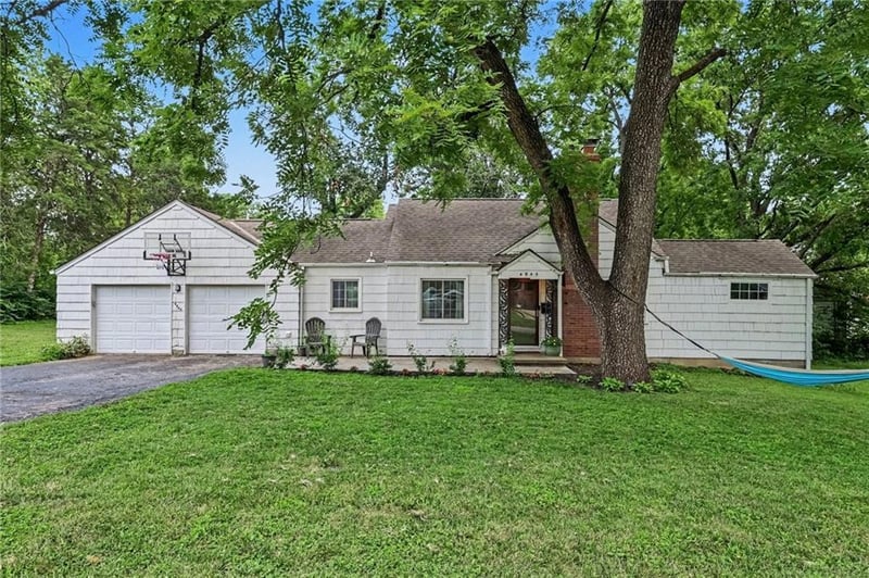 4945 Lister Ave, Kansas City, MO 64119