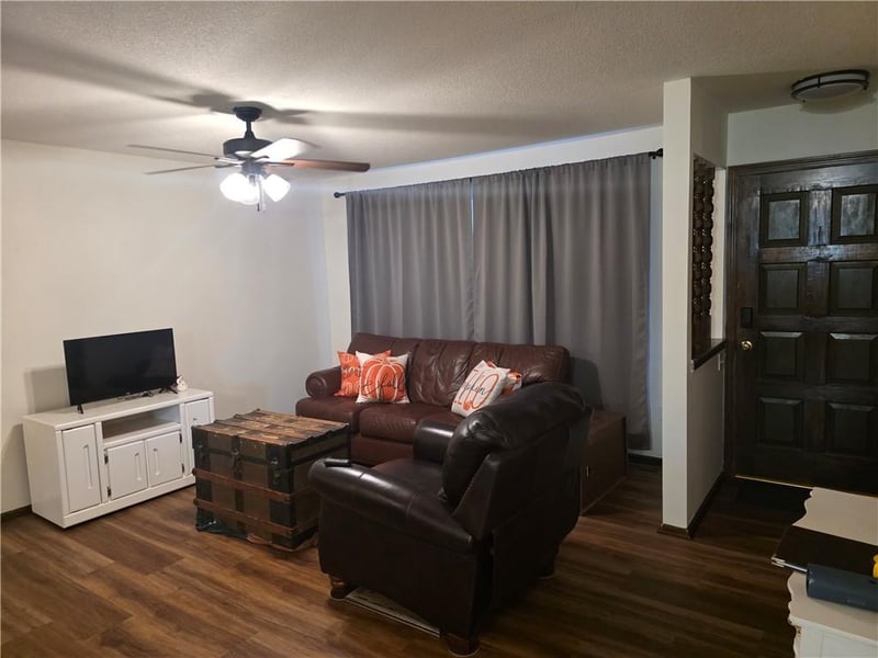 1121 Elm Ter, Olathe, KS 66061