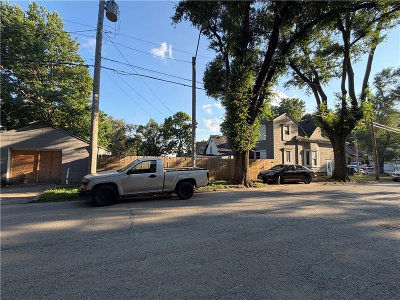 301 Myrtle Ave, Kansas City, MO 64124
