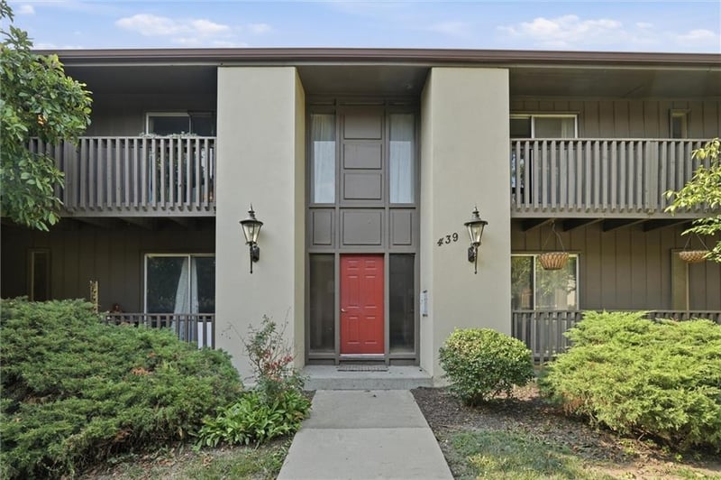 439 104th St #D, Kansas City, MO 64114