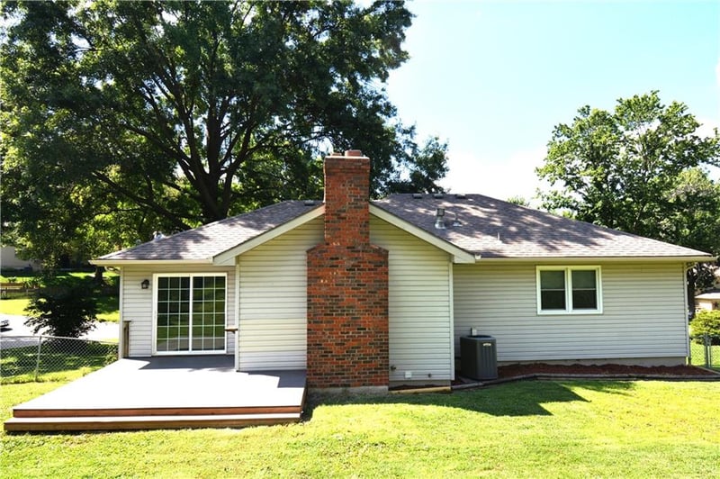 12011 49th St, Shawnee, KS 66216