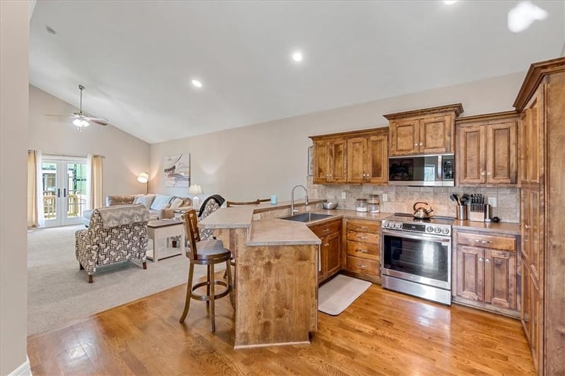 11252 Mccoy St, Olathe, KS 66061