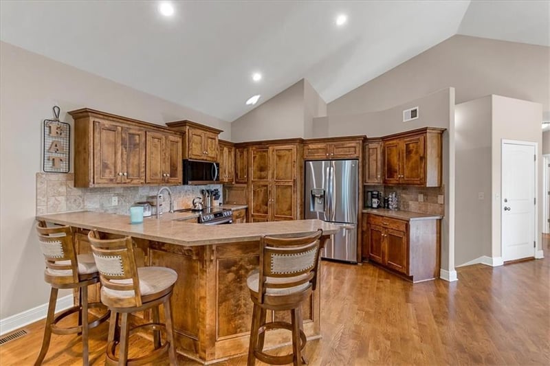 11252 Mccoy St, Olathe, KS 66061
