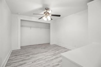 1111 W 46th St #24, Kansas City, MO 64112