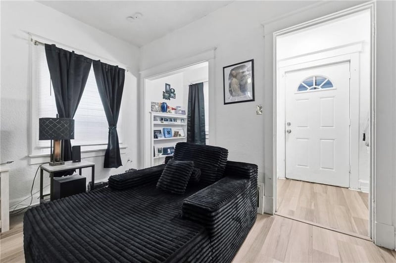 3249 Victor St, Kansas City, MO 64128