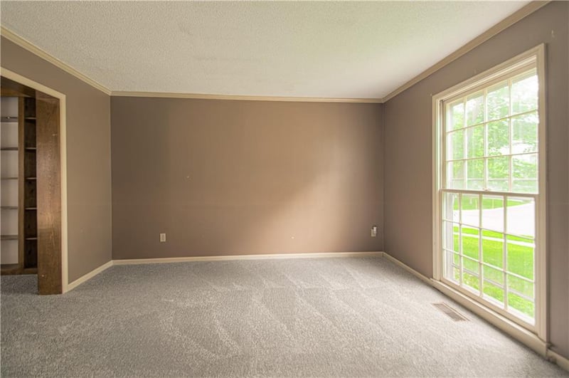 12100 Beverly St, Overland Park, KS 66209