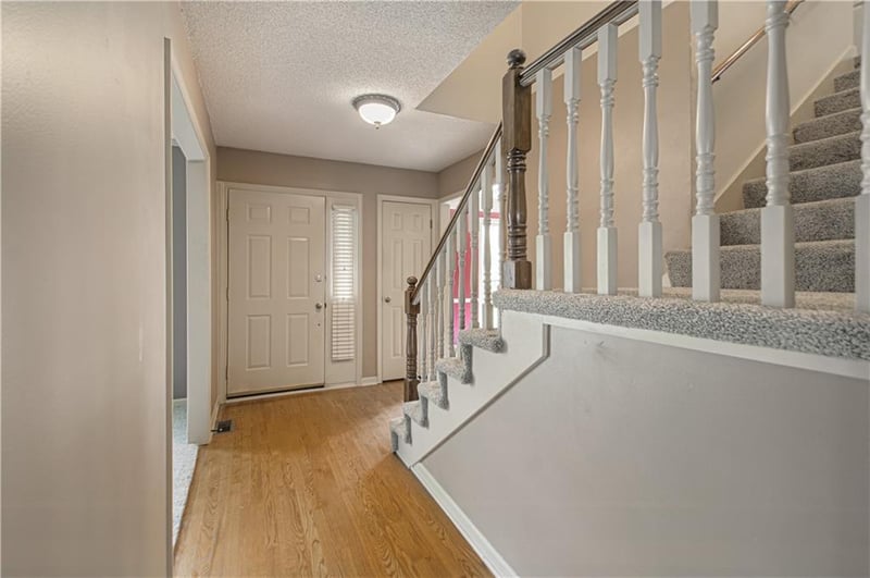 12100 Beverly St, Overland Park, KS 66209