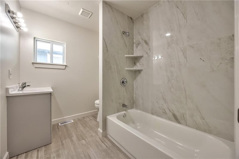 1426 S Home Ave, Independence, MO 64052