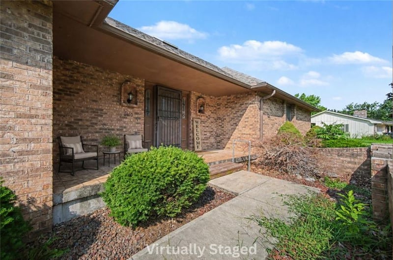 1410 Grandview Dr, Warrensburg, MO 64093