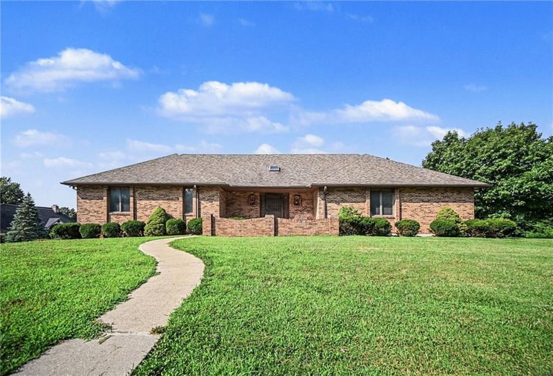 1410 Grandview Dr, Warrensburg, MO 64093