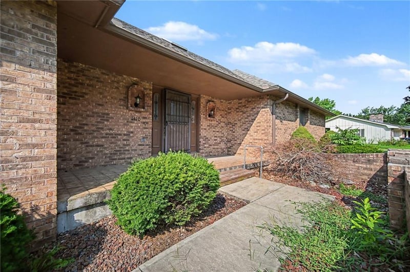 1410 Grandview Dr, Warrensburg, MO 64093