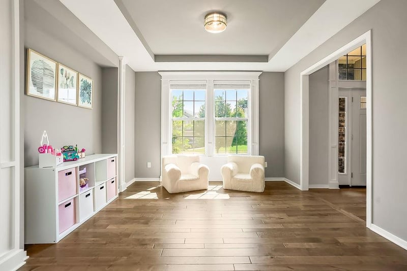 5204 Meadow View Dr, Shawnee, KS 66226