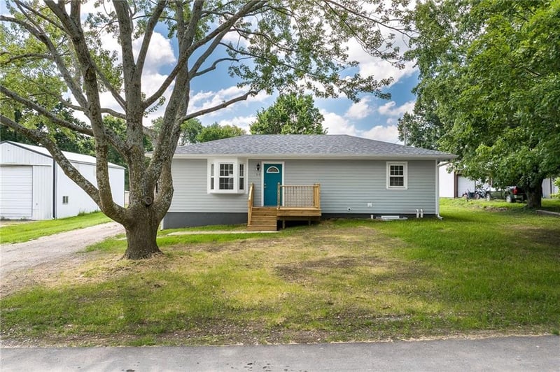 514 7th St, Hamilton, MO 64644