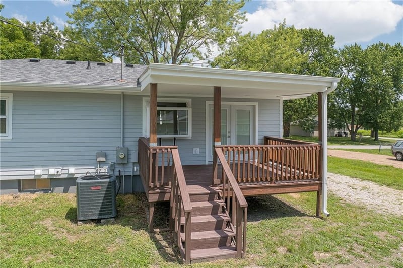 514 7th St, Hamilton, MO 64644