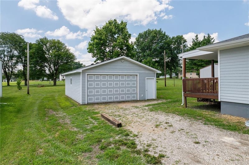 514 7th St, Hamilton, MO 64644