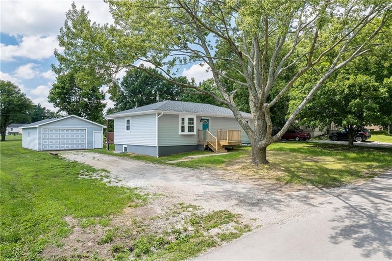 514 7th St, Hamilton, MO 64644