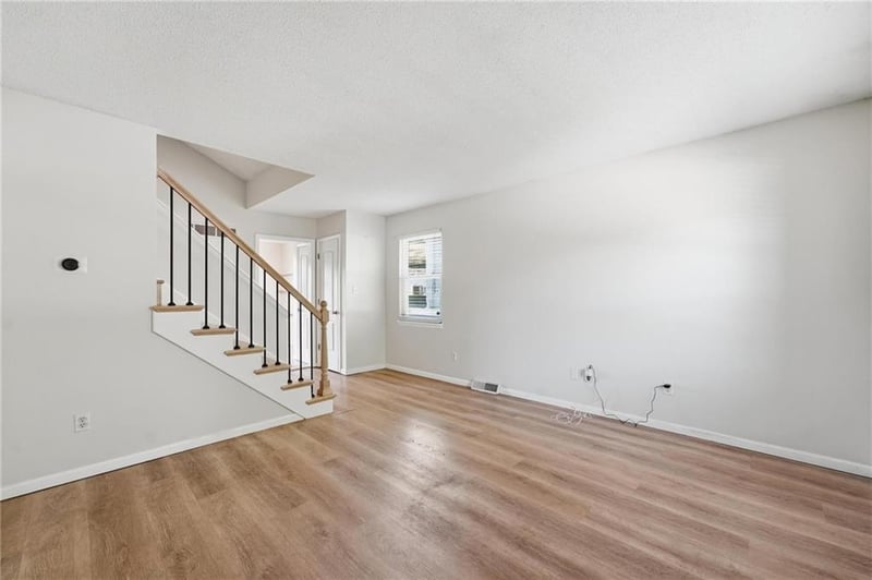 8709 Hull Ave, Kansas City, MO 64154
