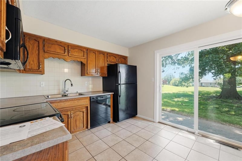 8709 Hull Ave, Kansas City, MO 64154