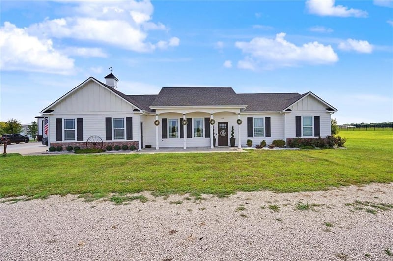 676 1375 Rd, Lawrence, KS 66046