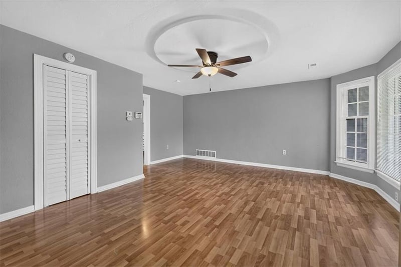 207 North Ave, Belton, MO 64012