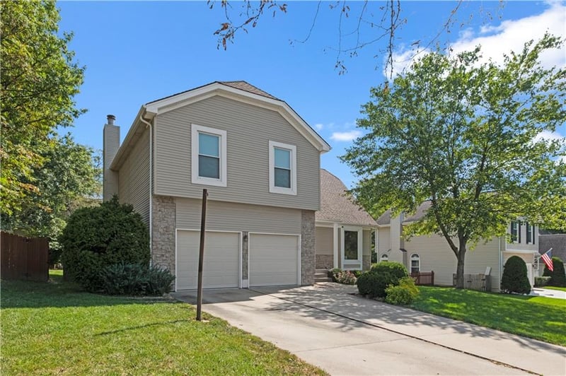 15235 Dearborn St, Overland Park, KS 66223