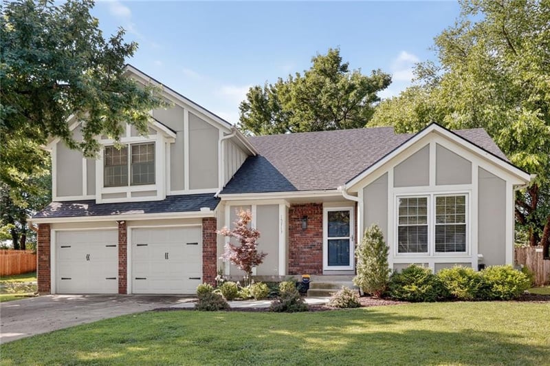 15713 81st St, Lenexa, KS 66219