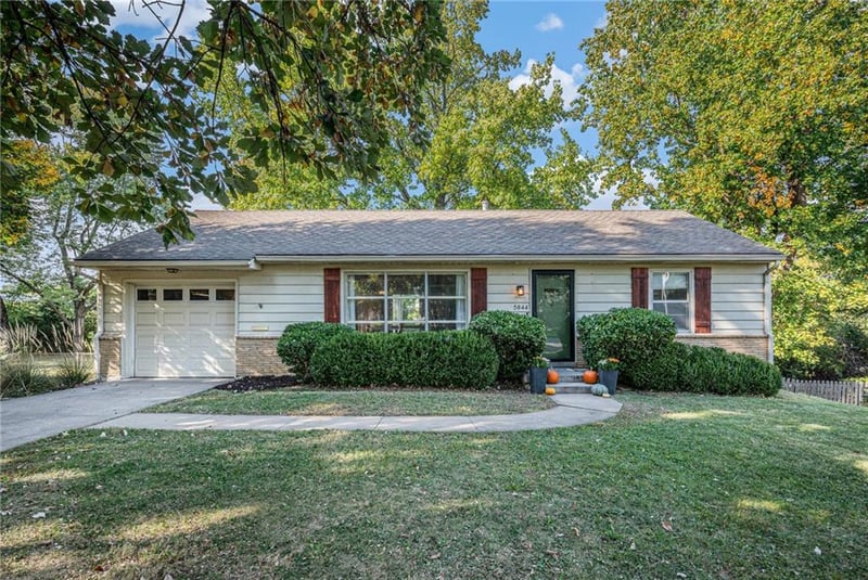 5844 Granada Ln, Fairway, KS 66205