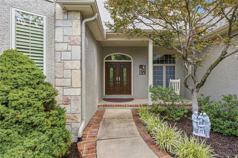 9806 125th Ter, Overland Park, KS 66213