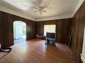 4619 E 8th St, Kansas City, MO 64124