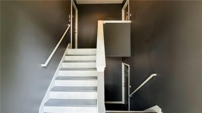 704 Ball Dr, Lee's Summit, MO 64086