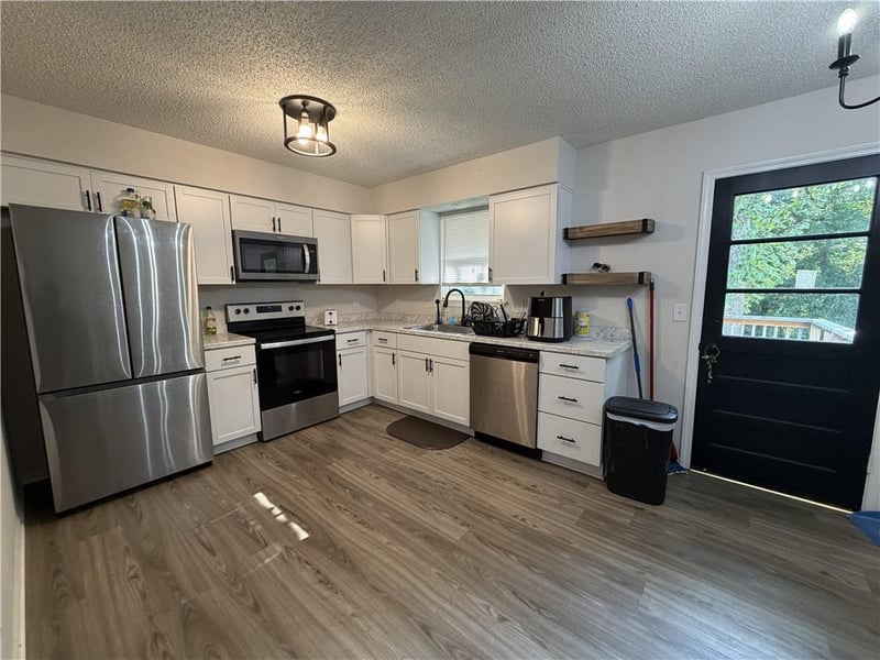 6116 Broadway St, Gladstone, MO 64118