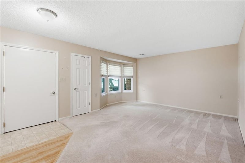 1314 Jenkins Blvd, Raymore, MO 64083