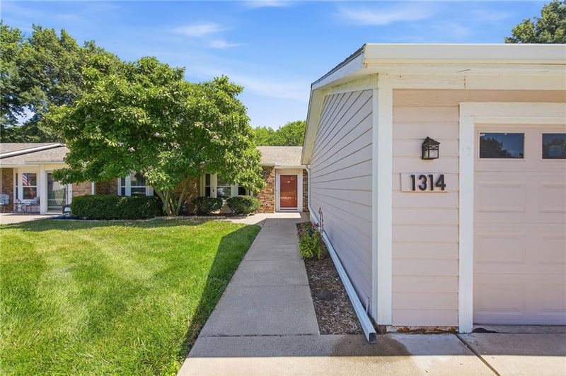 1314 Jenkins Blvd, Raymore, MO 64083