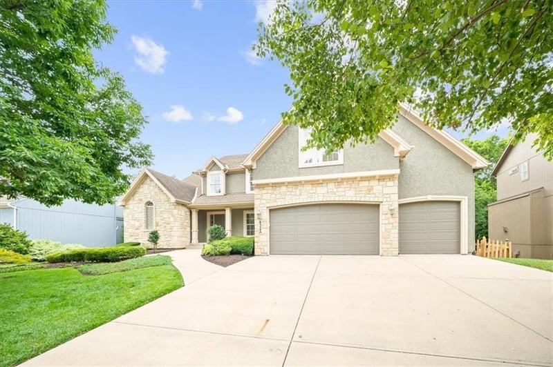 8322 Haven St, Lenexa, KS 66219