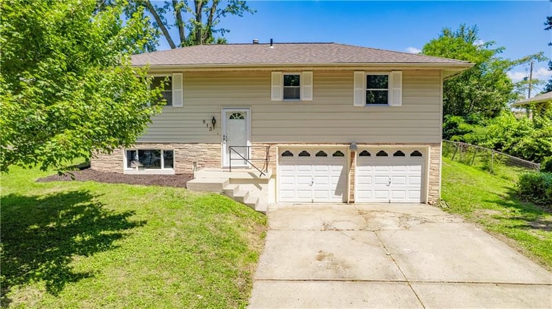 813 Wien Ave, Blue Springs, MO 64014