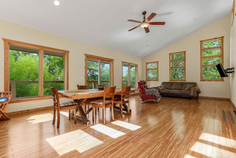 11525 Clare Rd, Olathe, KS 66061
