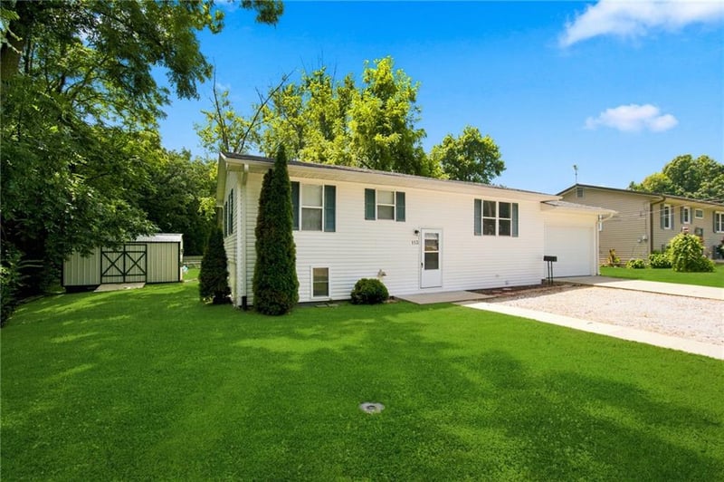 113 10th St, Carrollton, MO 64633
