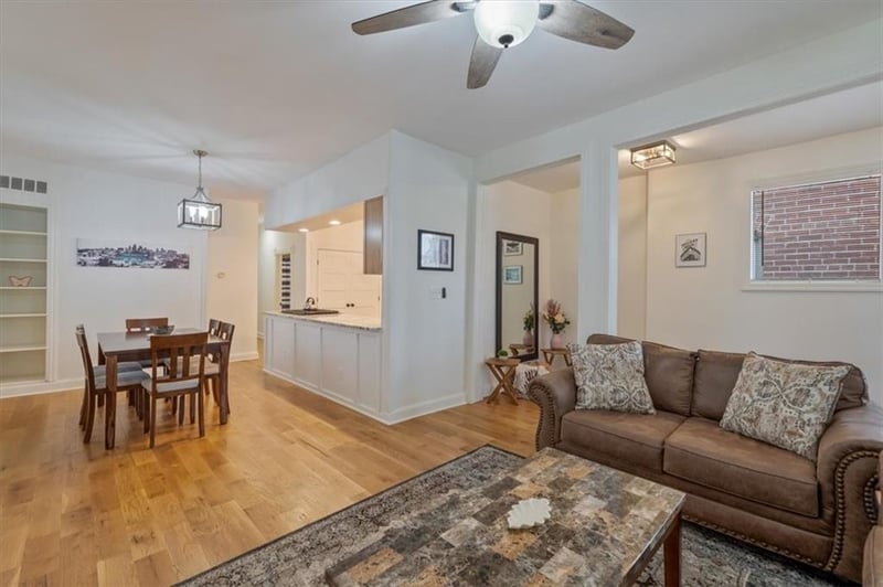 3921 Central St, Kansas City, MO 64111