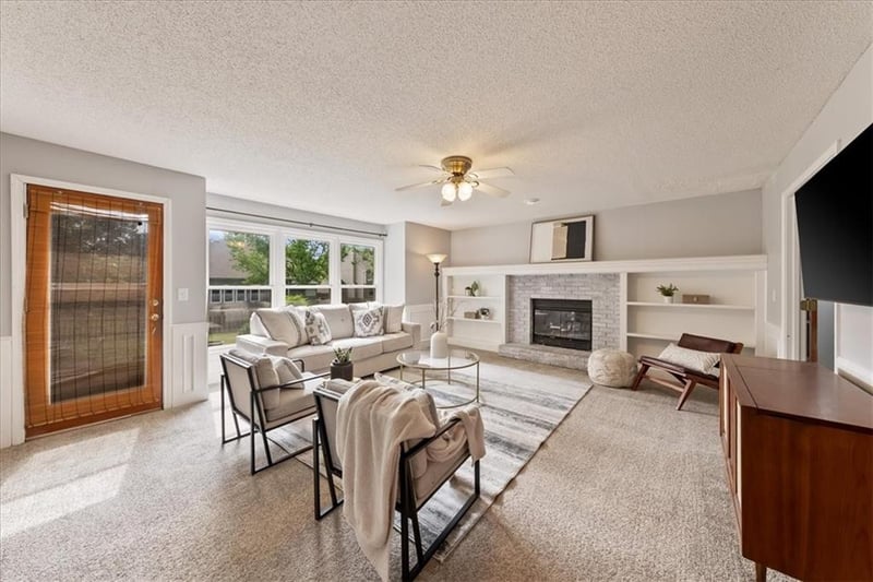 14317 Darnell St, Olathe, KS 66062
