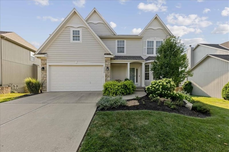 15420 S Gallery St, Olathe, KS 66062
